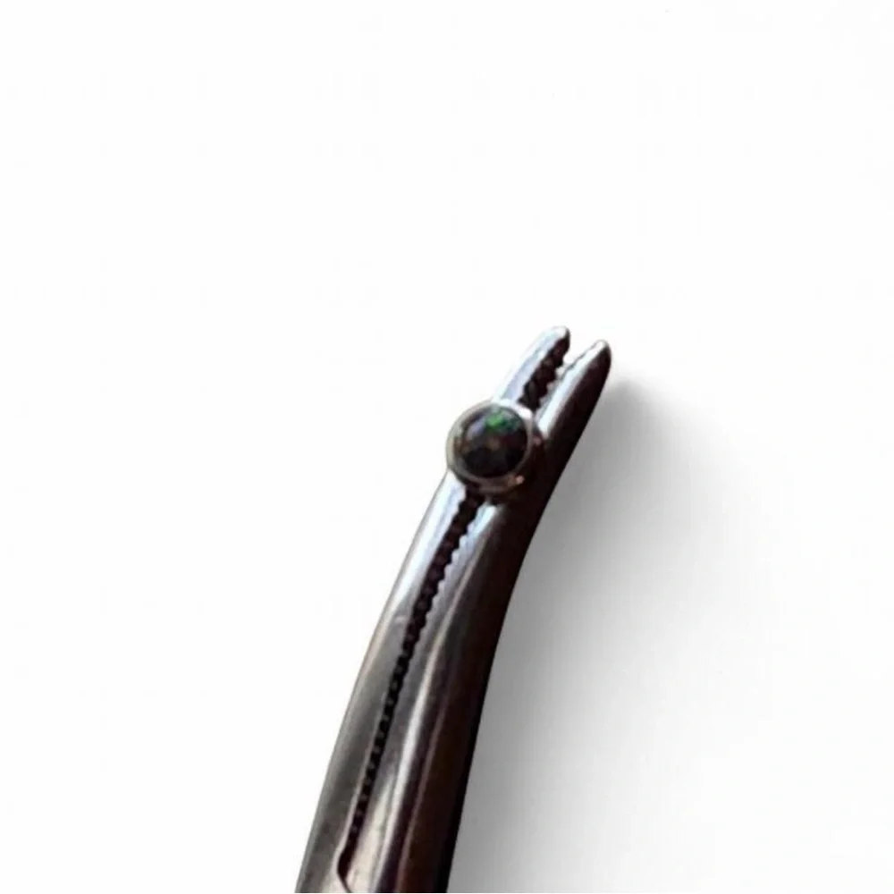 Bundle of Titanium 16g Threaded Ends - Picture 4 of 8